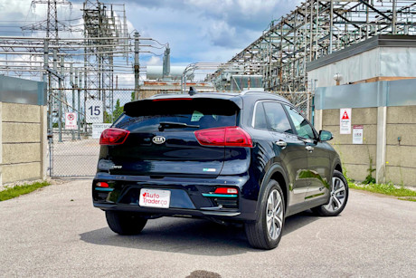 Editorial 2021 kia niro ev sx touring 07 ct