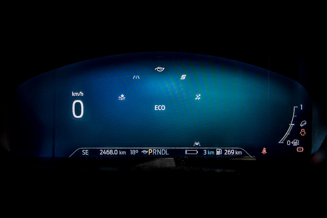 Kuga_ST-Line_X_Plug-In_Hybrid_093-LOW.jpg