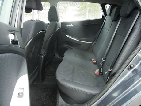 Editorial 2013 hyundai accent   16 6831