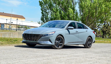 Editorial 2021 hyundai elantra hybrid ultimate 02 va fr