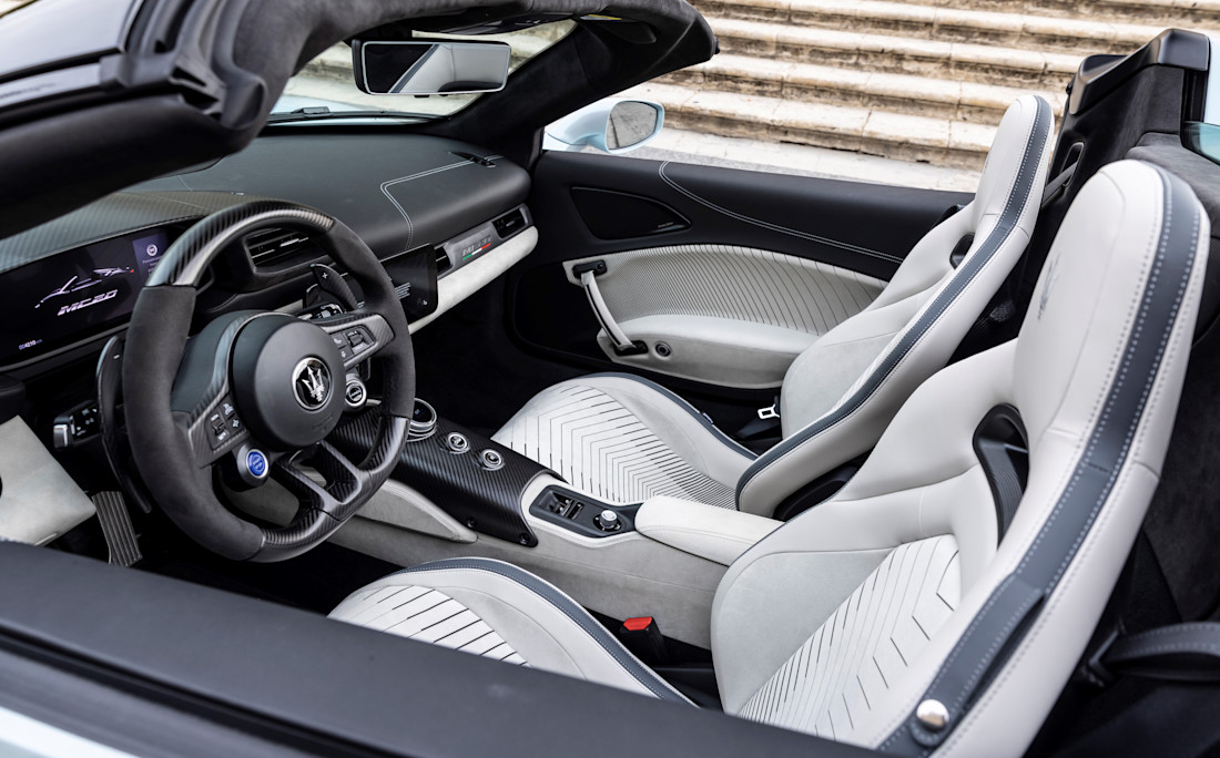 20238-MaseratiMC20CieloAcquamarina