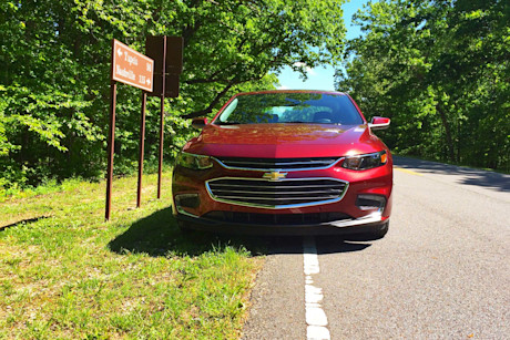 Editorial 06 pb 2016 chevrolet malibu hybrid
