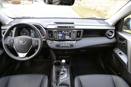 Editorial 2017 toyota rav4 limited 18 ts
