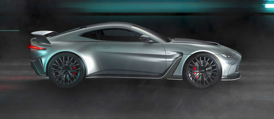2022_Aston_Martin_V12_Vantage_6-1100