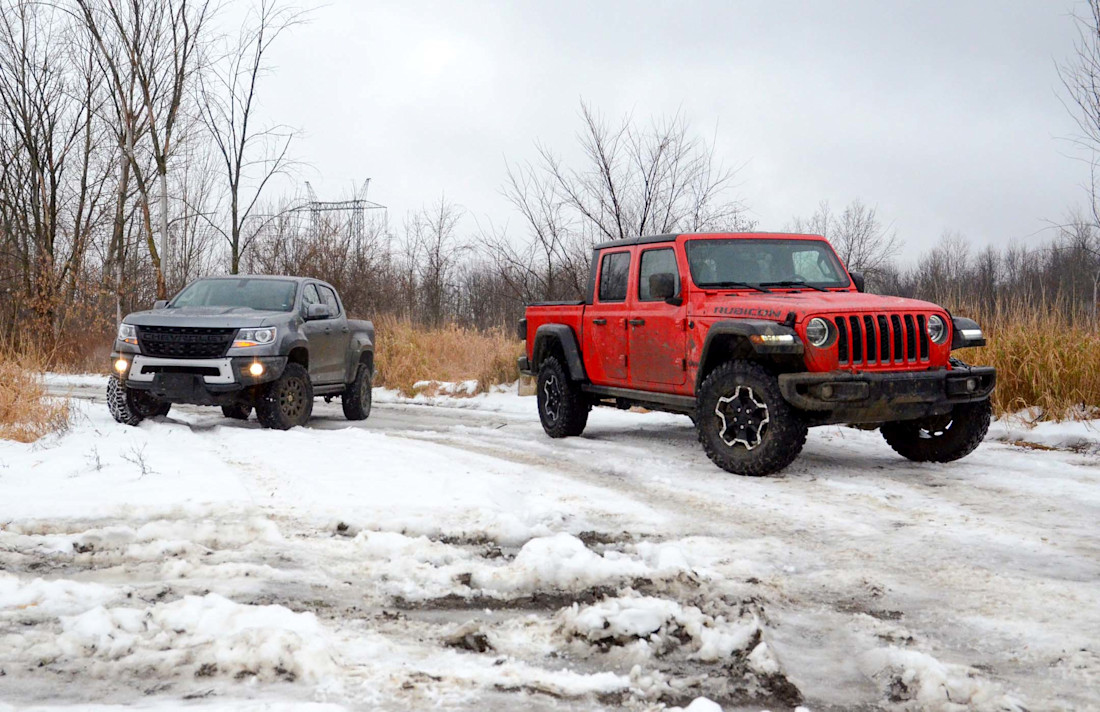 Chevrolet Colorado ZR2 Bison 2020 vs Jeep Gladiator Rubicon 2020 : match comparatif Image