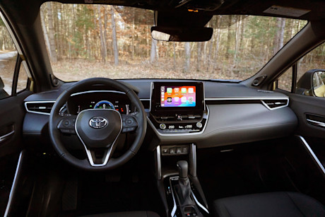 Editorial 2024 toyota corolla cross hybrid xse td 231220 14 di