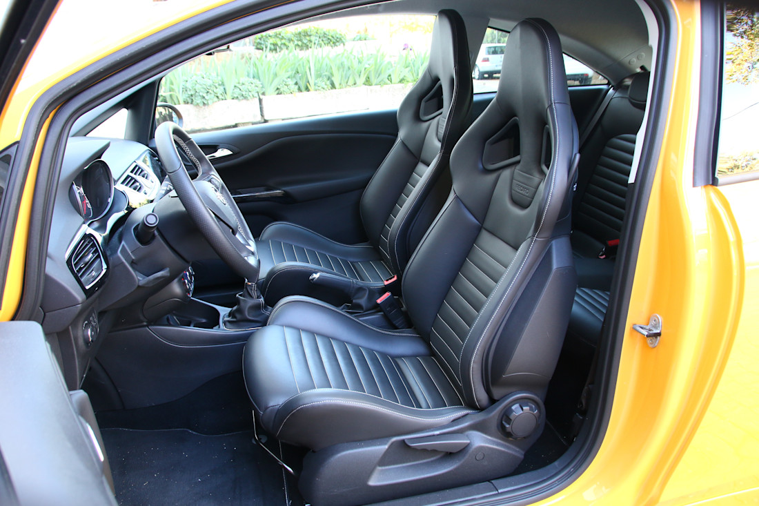 Opel Corsa GSi (3).JPG
