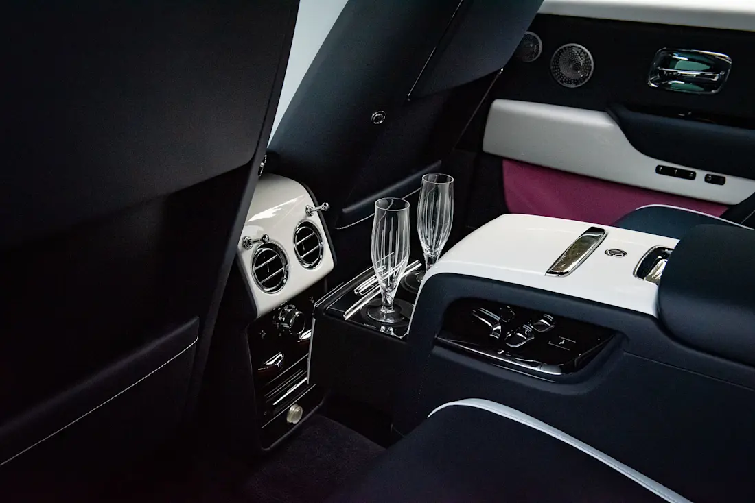 Rolls-Royce-Cullinan-Rearseats Rolls-Royce-Cullinan-Rearseats