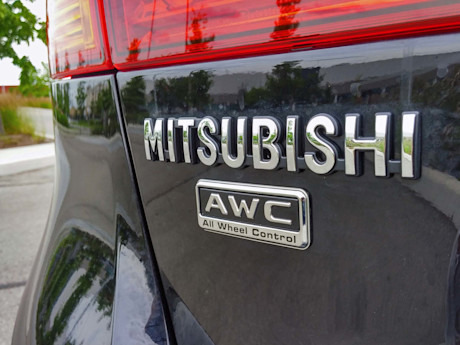 Editorial 2017 mitsubishi rvr black edition 12 sg