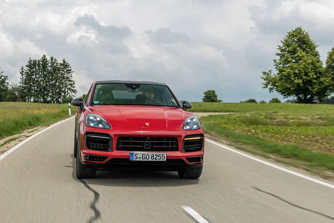 Porsche-Cayenne-GTS-Coupe-2020-Dynamic Porsche-Cayenne-GTS-Coupe-2020-Dynamic