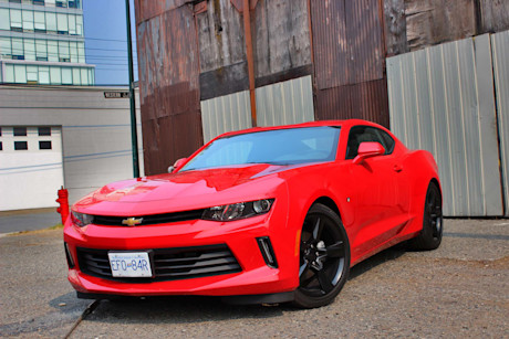 Editorial 2017 chevrolet camaro coupe 1lt 04 dh