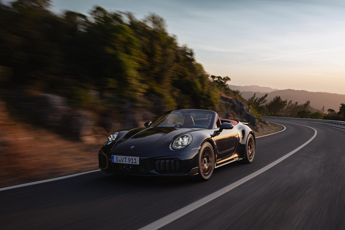 911_TurboS_cabrioroad.jpg