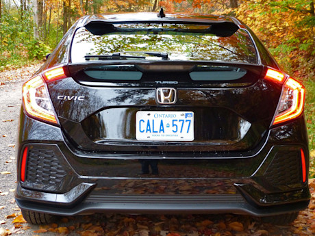 Editorial 2017 honda civic hatchback 11 jb