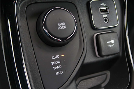 Editorial 2018 jeep compass limited 4x4 25 jm