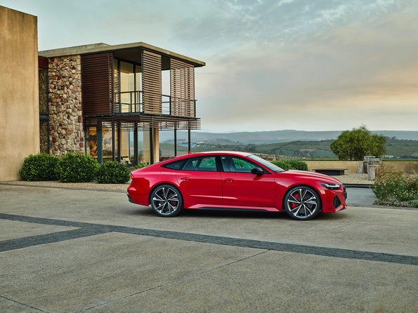 Audi-RS7-Side
