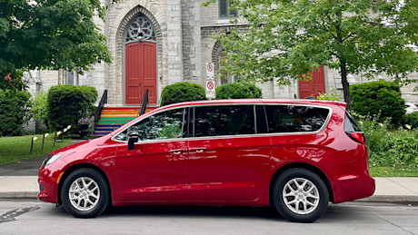 Editorial 2025 chrysler grand caravan nf pb 250702 hero copy