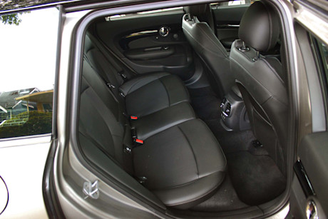 Editorial 2019 mini cooper clubman all4 21 dh
