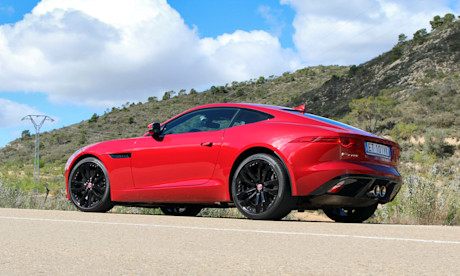 Editorial 2015 jaguar f type coupe 04