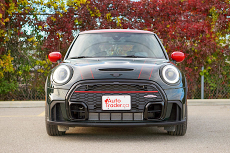Editorial 2023 mini cooper 3 door jcw 01 jl