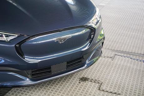 Editorial 2021 ford mustang mach e premium awd 16 di
