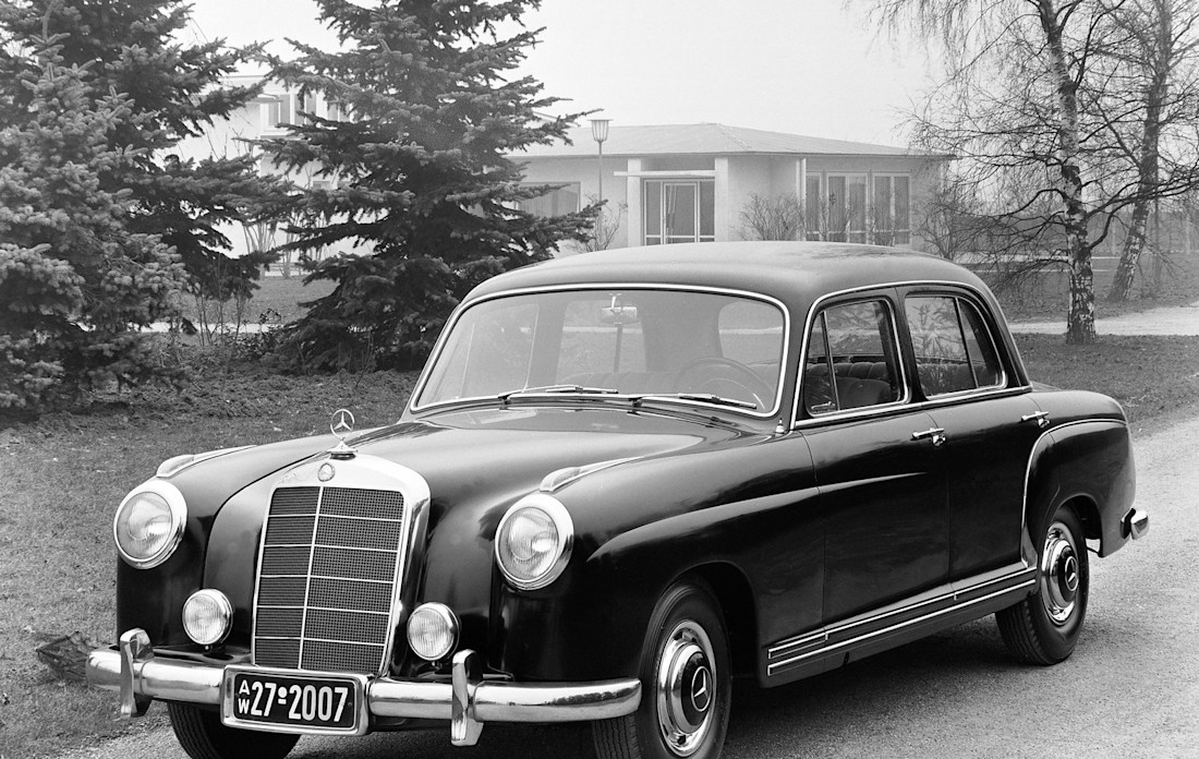 mercedes-benz-220-front