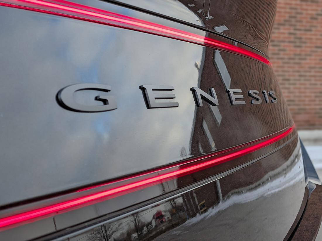 2026 Genesis G90 Black Edition - TD - SBe - 260327 - 11.jpg