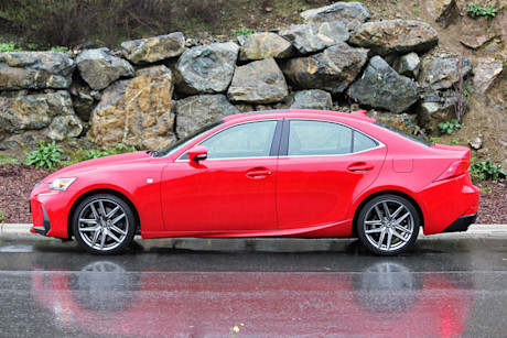 Editorial 2017 lexus is200t rwd 03 dh