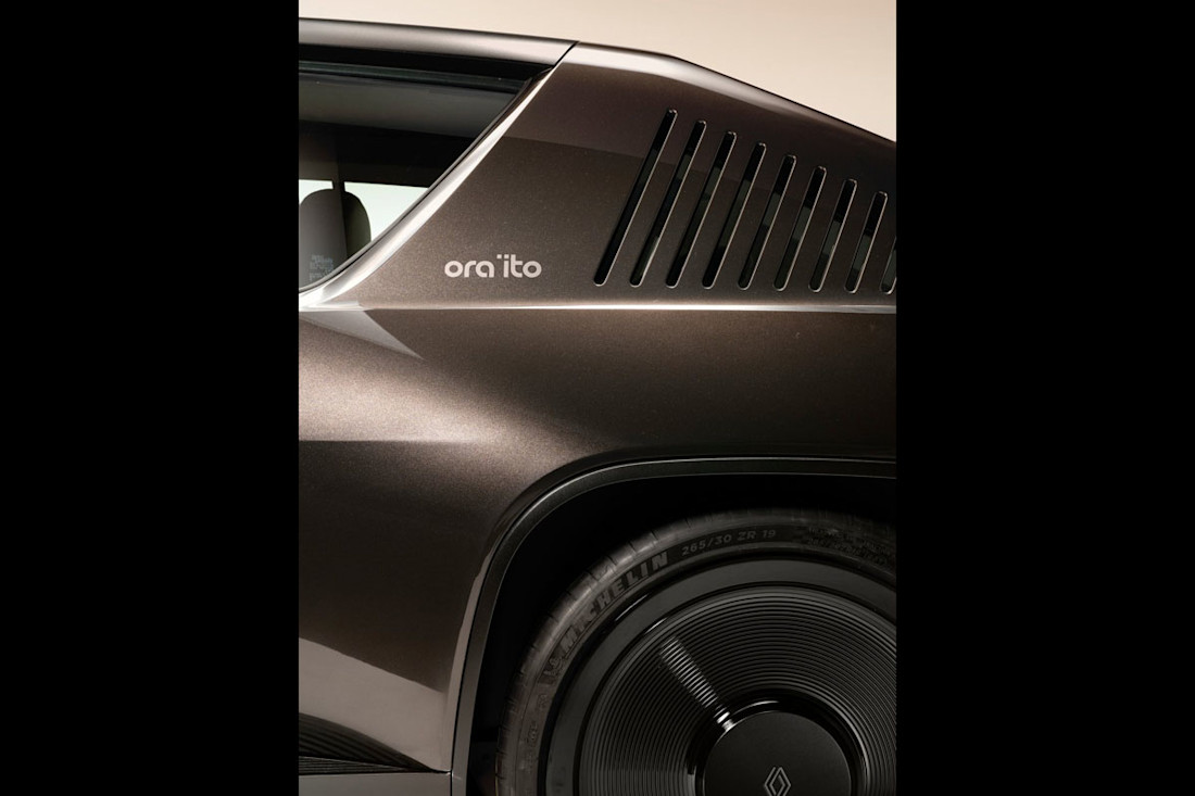 Renault-R17_Electric_Restomod_Concept-2024 (4).jpg