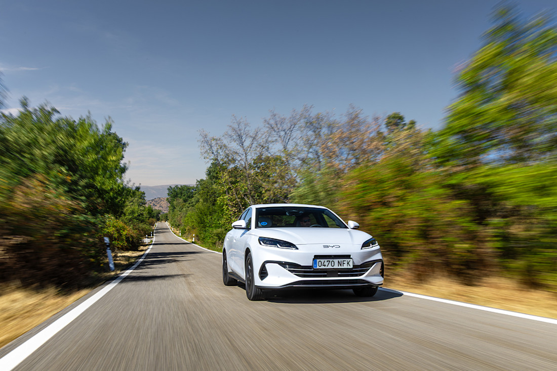 SEAL 6 DM-i_Dinámico (3)_1200X800.jpg