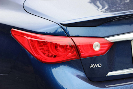 Editorial 16 dh 2016 infiniti q50 red sport 400 awd