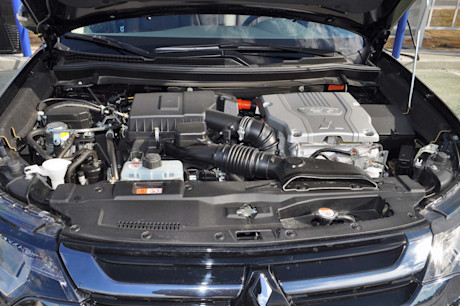 Editorial 2018 mitsubishi outlander phev gt s awc 38 mb