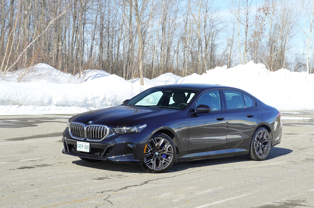 BMW 550e xDrive 2025 : essai routier Image