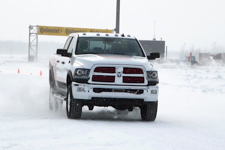 Editorial 2015 fca winter driving pw 09