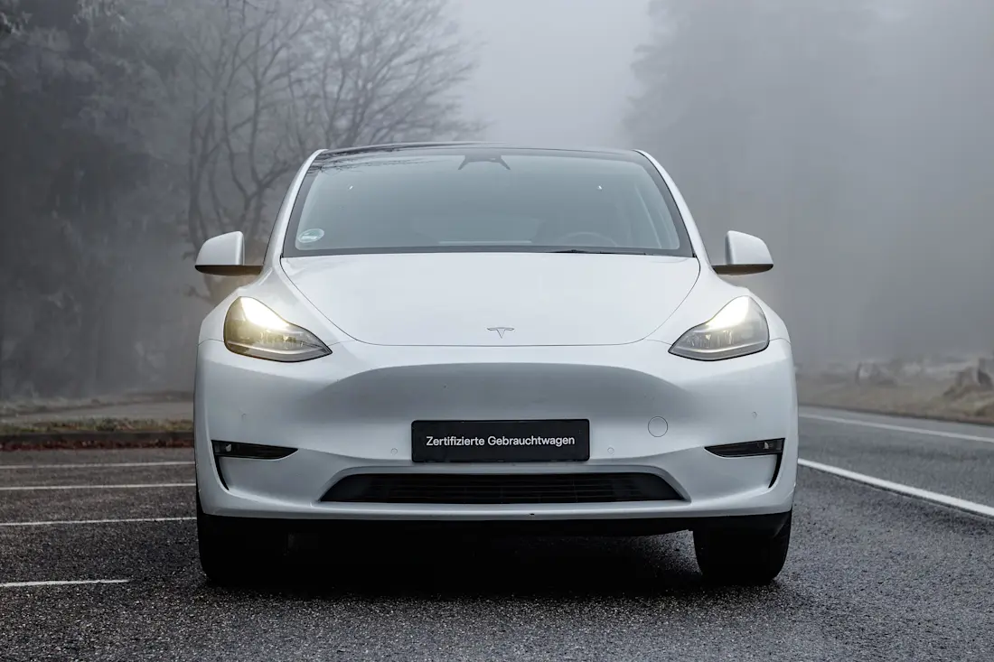 tesla-model-y-2022-gebraucht-front