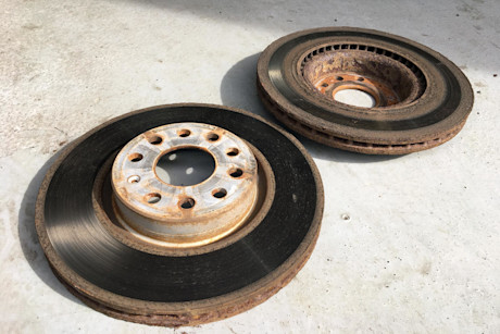 Editorial c03 rusted brake pads db
