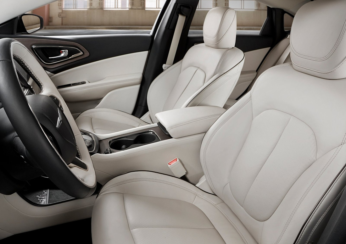 chrysler-200-seats