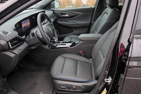 Editorial 2024 buick envista st td 240206 16 jm