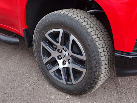 Editorial 2019 chevrolet silverado lt trail boss 08 jb