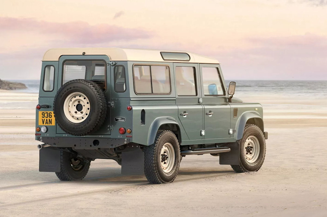 Land Rover Defender Classic V8 04.jpg