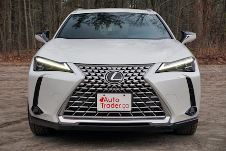 Editorial 2023 lexus ux 250h elegance special edition 02 di