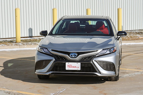 Editorial 2021 toyota camry hybrid xse 01 jm