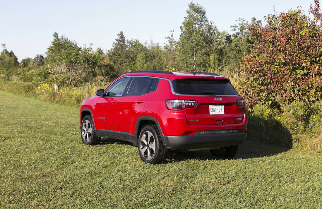 Editorial 2017 jeep compass north 4x4 04 jw