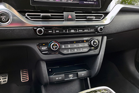 Editorial 2021 kia niro ev sx touring 26 ct