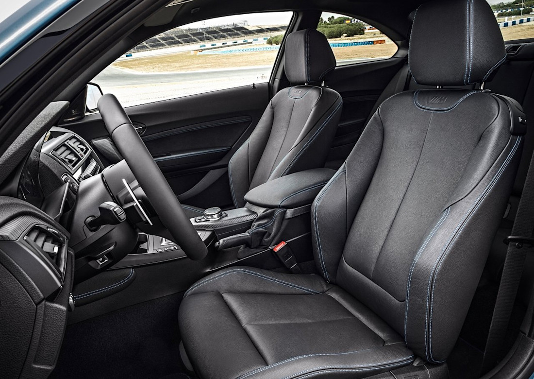 BMW-M2 Coupe-2016 interior 2