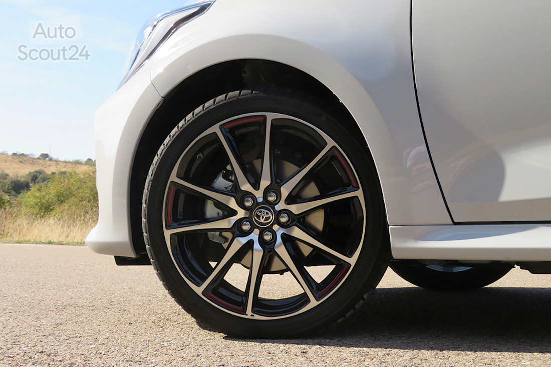 12_toyota yaris gr.JPG