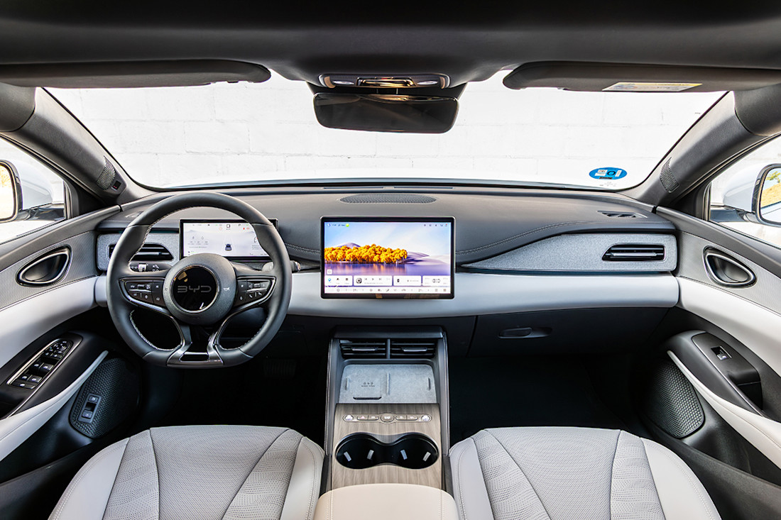 SEAL 6 DM-i_Interior (1)_1200x800.jpg