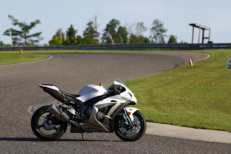 Editorial 2017 kawasaki ninja zx 10r 03 db