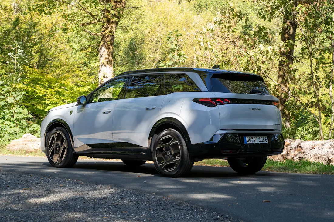 2026 Peugeot E-5008 Long Range-38