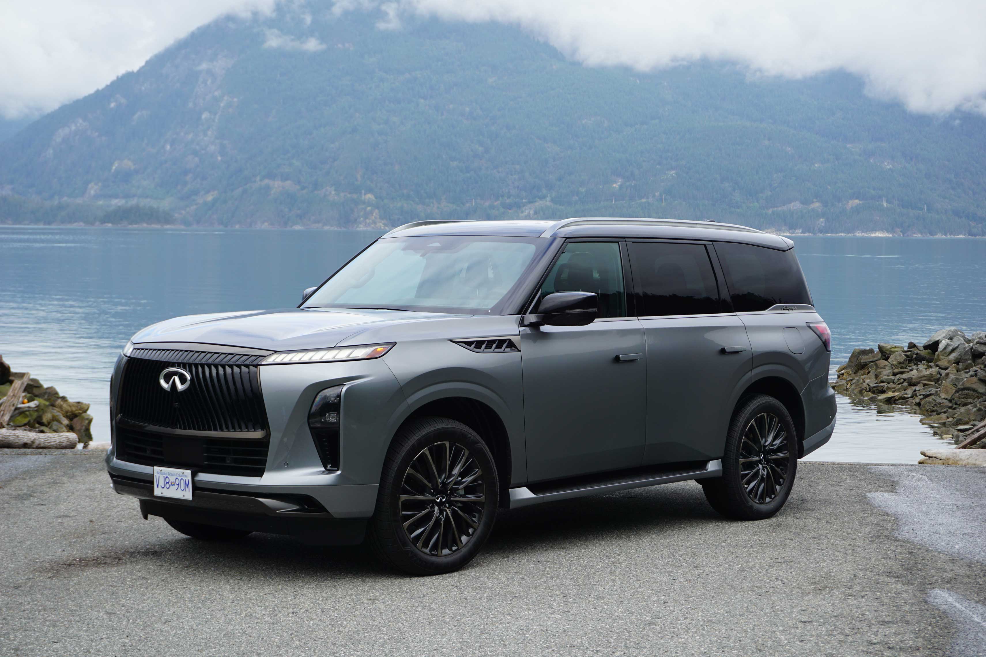 2025 Infiniti QX80 First Drive Review + Video - AutoTrader.ca