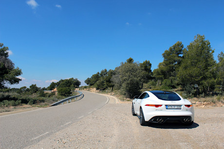 Editorial 2015 jaguar f type coupe 20